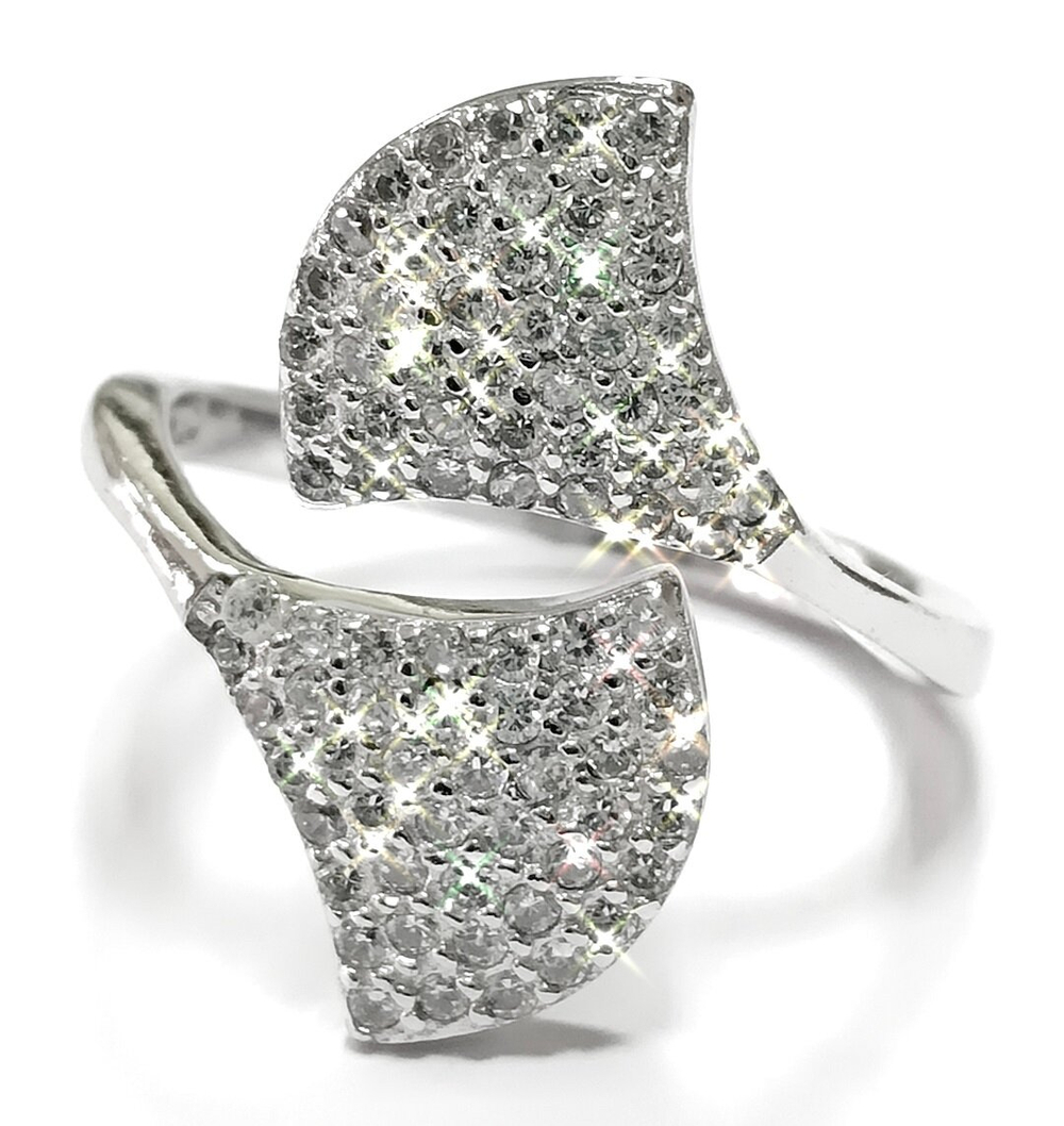 Ювелирное кольцо из серебра 925 пробы с фианитами,размер 18