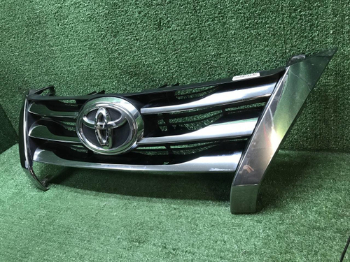 Решетка радиатора Toyota Fortuner 2 (2015-2020)