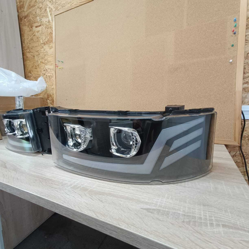 Фара передняя SCANIA 5 левая+правая (комплект) 2416137 / 1892324 / 1760554 / 2063391 / 2442631