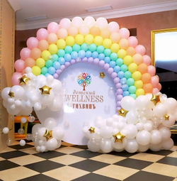 Фотозона из воздушных шаров, разноцветных. "Радуга"