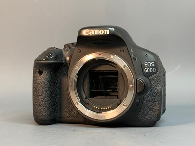 Canon EOS 600D 50.000 кадров