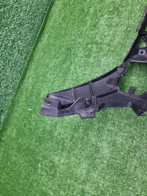 Кронштейн бампера левый BMW 4er G22 20-нв M-paket