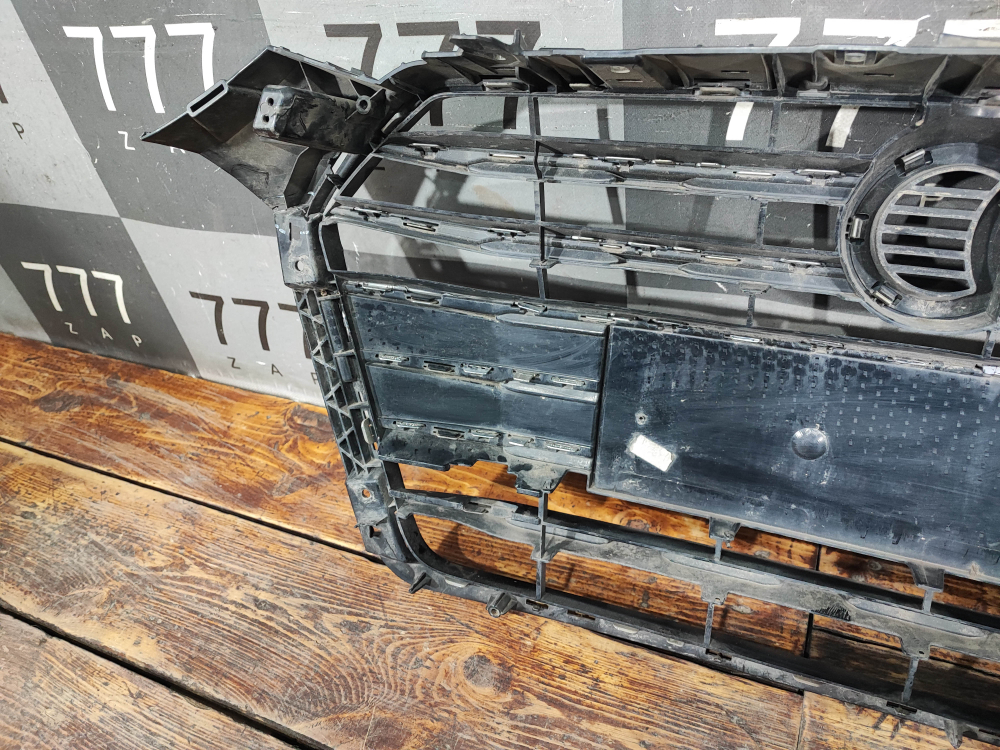 Решетка радиатора Audi A5 (F5) 16-20 Б/У Оригинал 8W6853651R