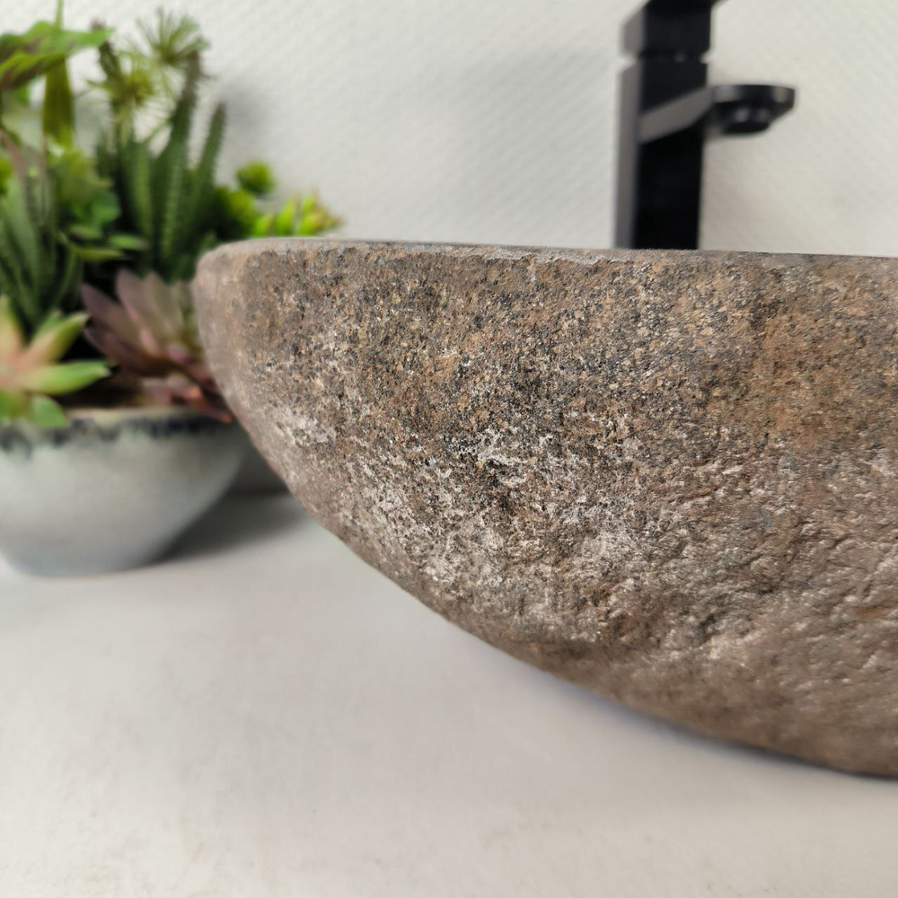 Раковина из речного камня RS-65036 51*35*16 0857