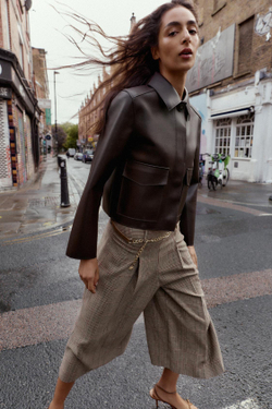 ZARA КОРОТКАЯ КУРТКА ИЗ ИСКУССТВЕННОЙ КОЖИ, БУРГУНДИ