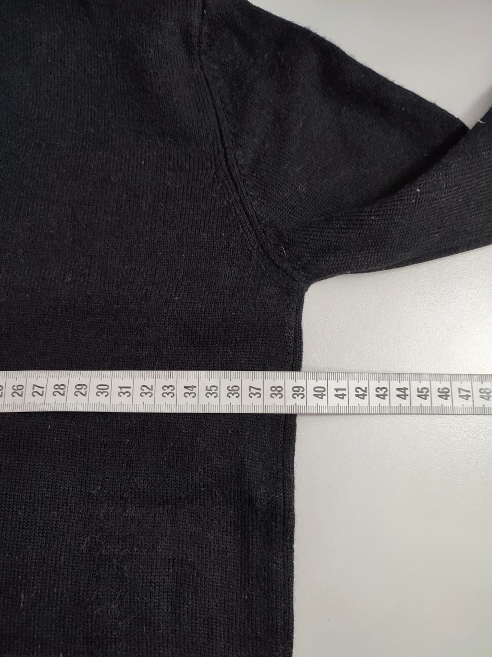 Джемпер черный с капюшоном 42-44 размер