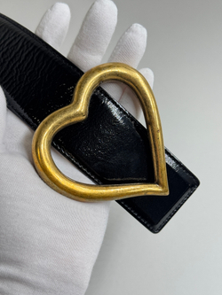 Ремень с пряжкой в виде сердца YSL