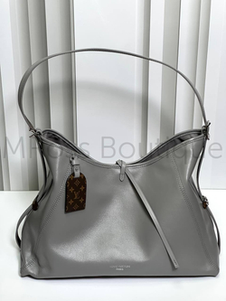 Серая кожаная сумка Louis Vuitton Carry All Dark через плечо