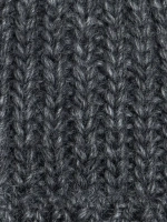 Шапка для мальчика с козырьком на осень