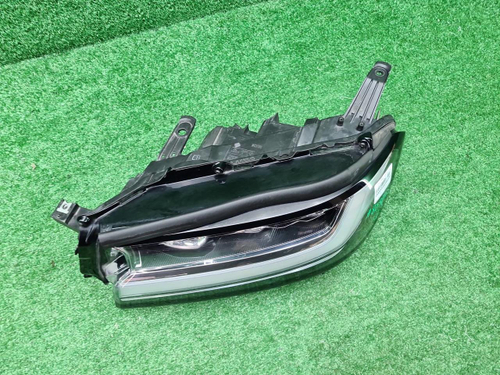 Фара левая Toyota Land Cruiser 300 (2021-н.в.) LED