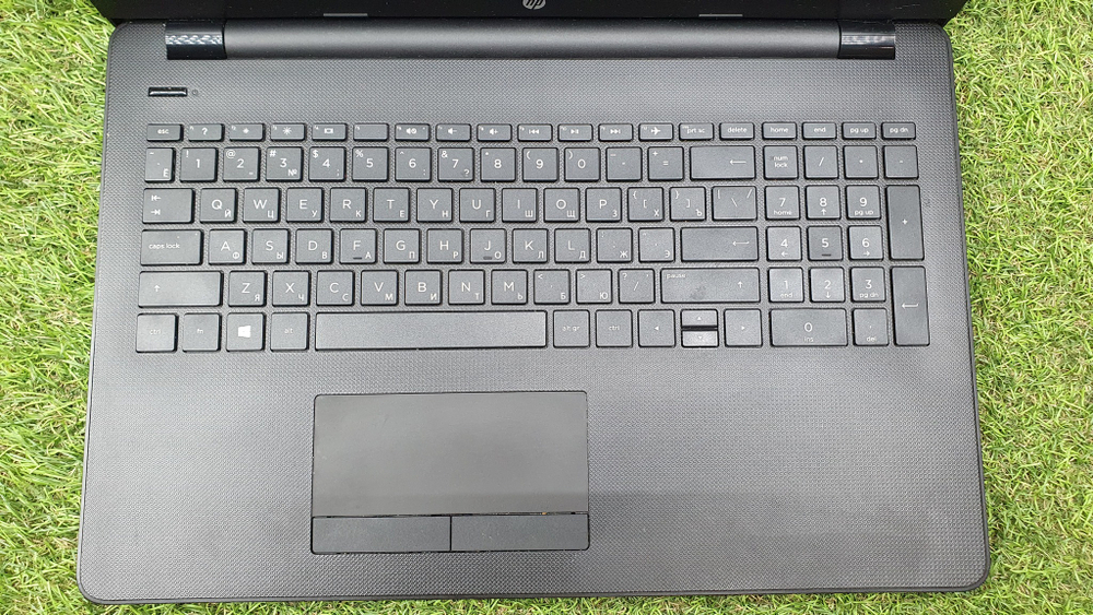 Ноутбук HP  1920x1080, AMD A6 9220 2.5 ГГц,  4 ГБ, Radeon R4 15-rb096ur 8UN29EA