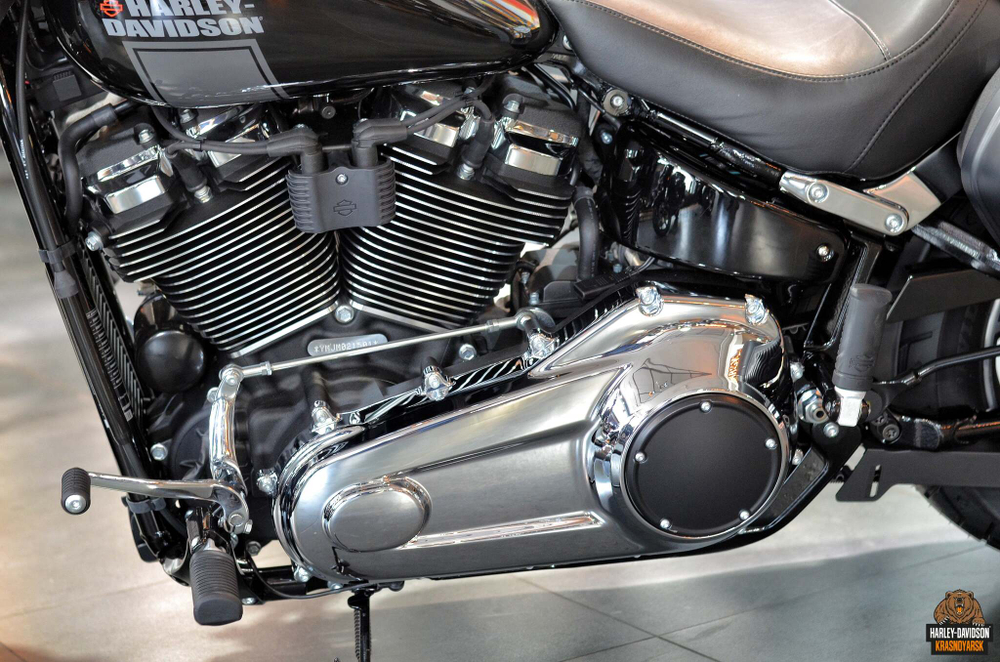 Мотоцикл Harley-Davidson Sport Glide Softail (Vivid Black)