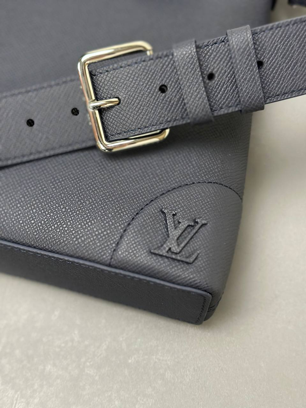 Портфель Louis Vuitton