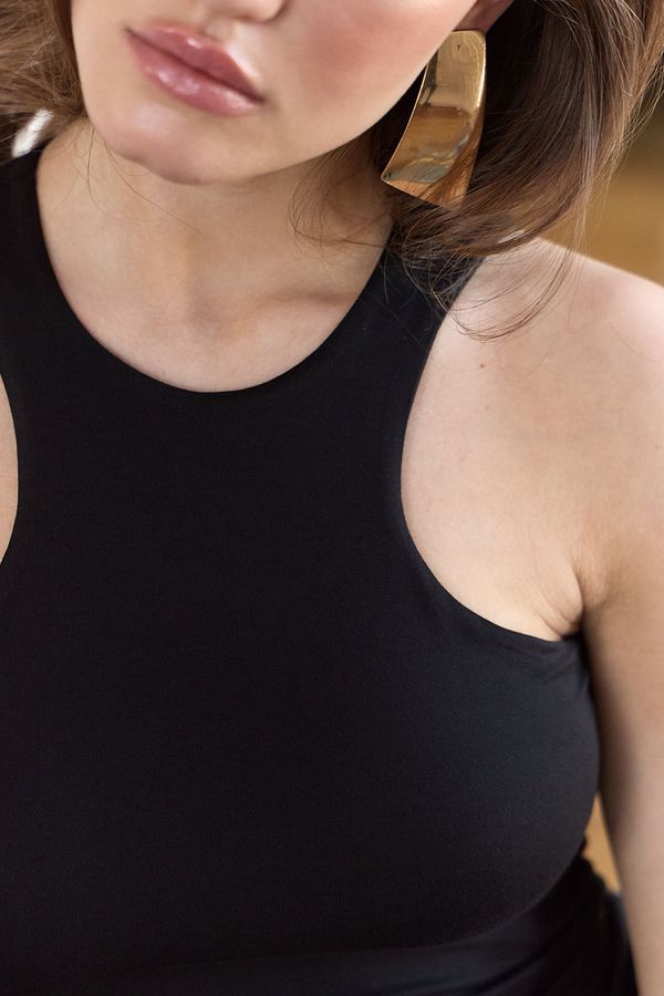 Майка из модала черного цвета