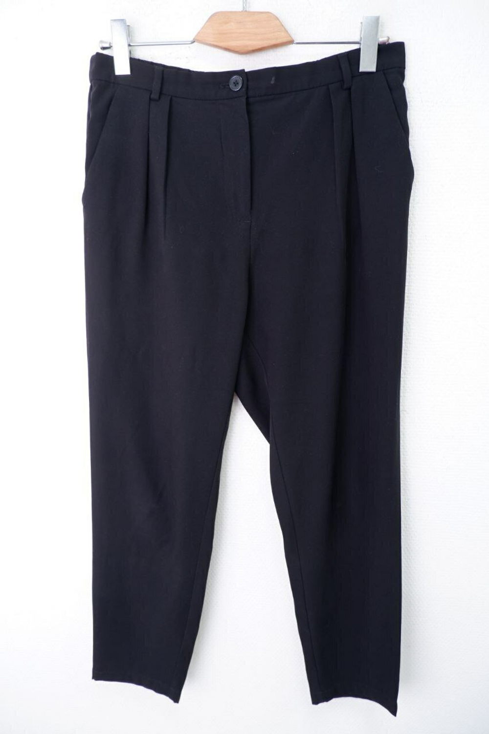 Брюки Monki классические 46 размер