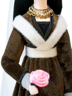 Кукла коллекционная в праздничном костюме дворянки из Бургундии