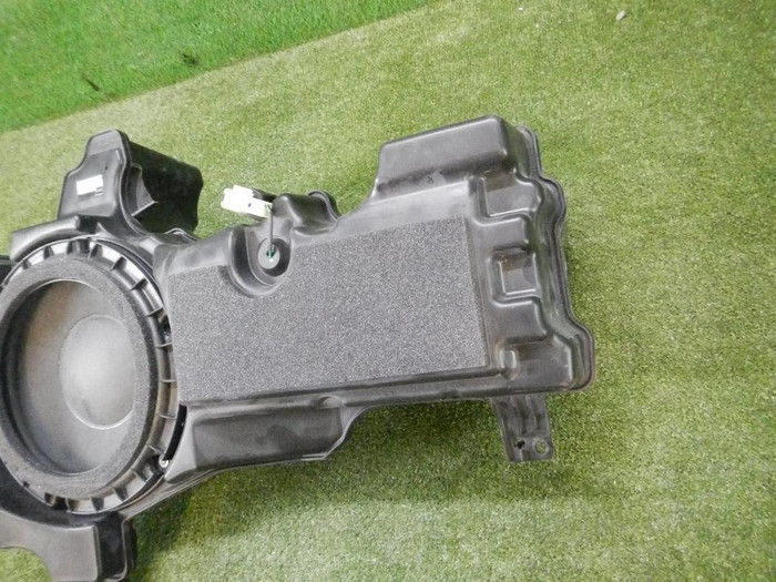 Сабвуфер Lexus LX 3 (2007-2015)