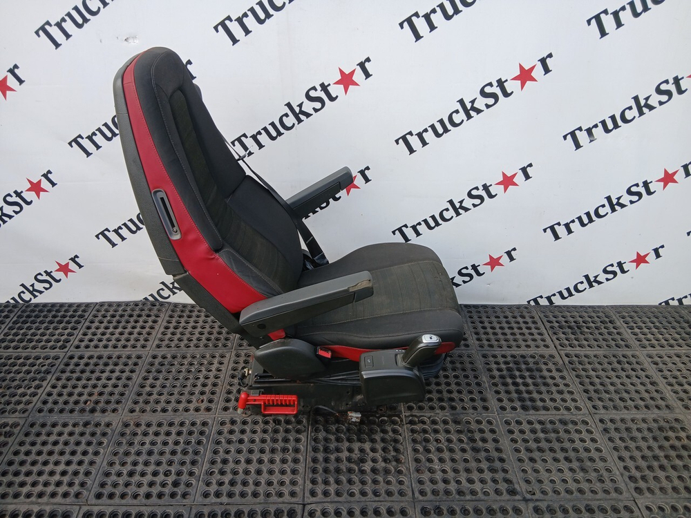 Комплект сидений пневматических 2017г