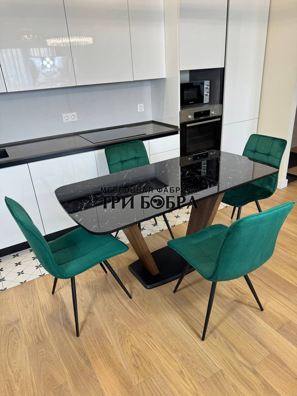 Кухонный раскладной стол "Прадо" черный мрамор и 4 стула ГУЧИ