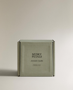 Zara Home Свеча ароматическая Musky Petals 150 г, растительный воск, аромат цветочный древесный, Розовый