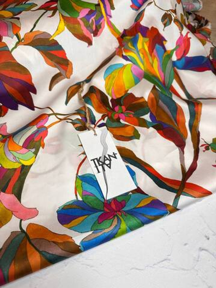 Плательно-блузочный поплин с рисунком (100%хлопок, Жемчужный белый фон/яркие фломастерные цветы, 150, 150 гр/м2)