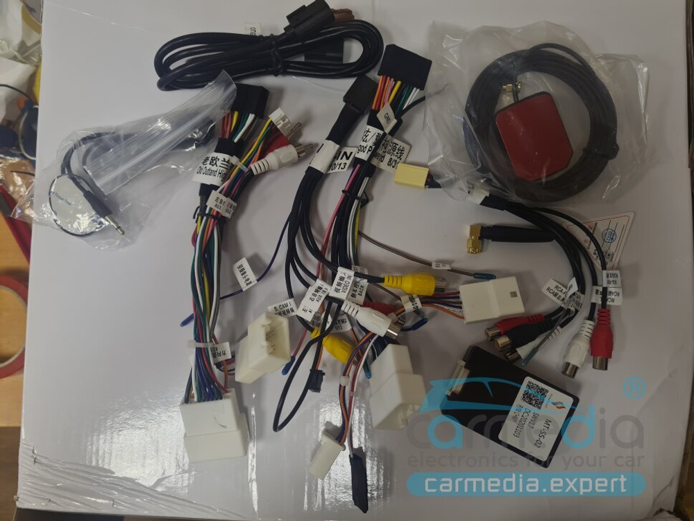 Магнитола для Mitsubishi Outlander 2/XL (CW), Peugeot 4007, Citroen C-Crosser (Rockford) - Carmedia ZF-1106-Q6 вертикальный экран 10.4" в стиле "Тесла" на Android 11, Snapdragon, 8/128Гб, CarPlay, 4G SIM-слот