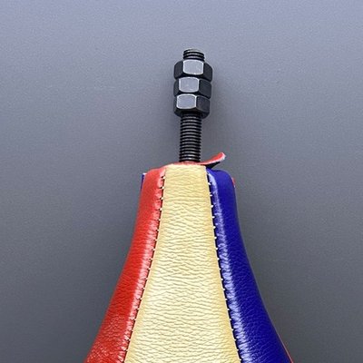 Набивная груша (цветная) с усиленной оксидированной шпилькой