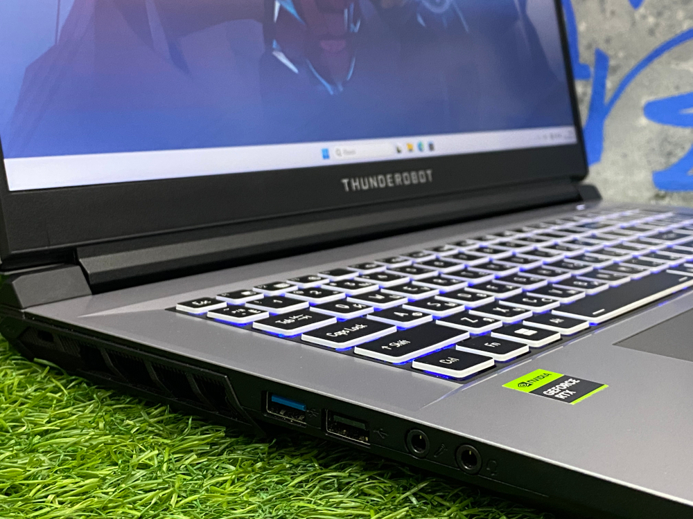 Игровой ThundeRobot 17' i7 12650H/RTX 4060 8GB/16GB/512GB/144 Hz/ 911 Plus G2 Pro 7[JT009800HRU]/Windows 11