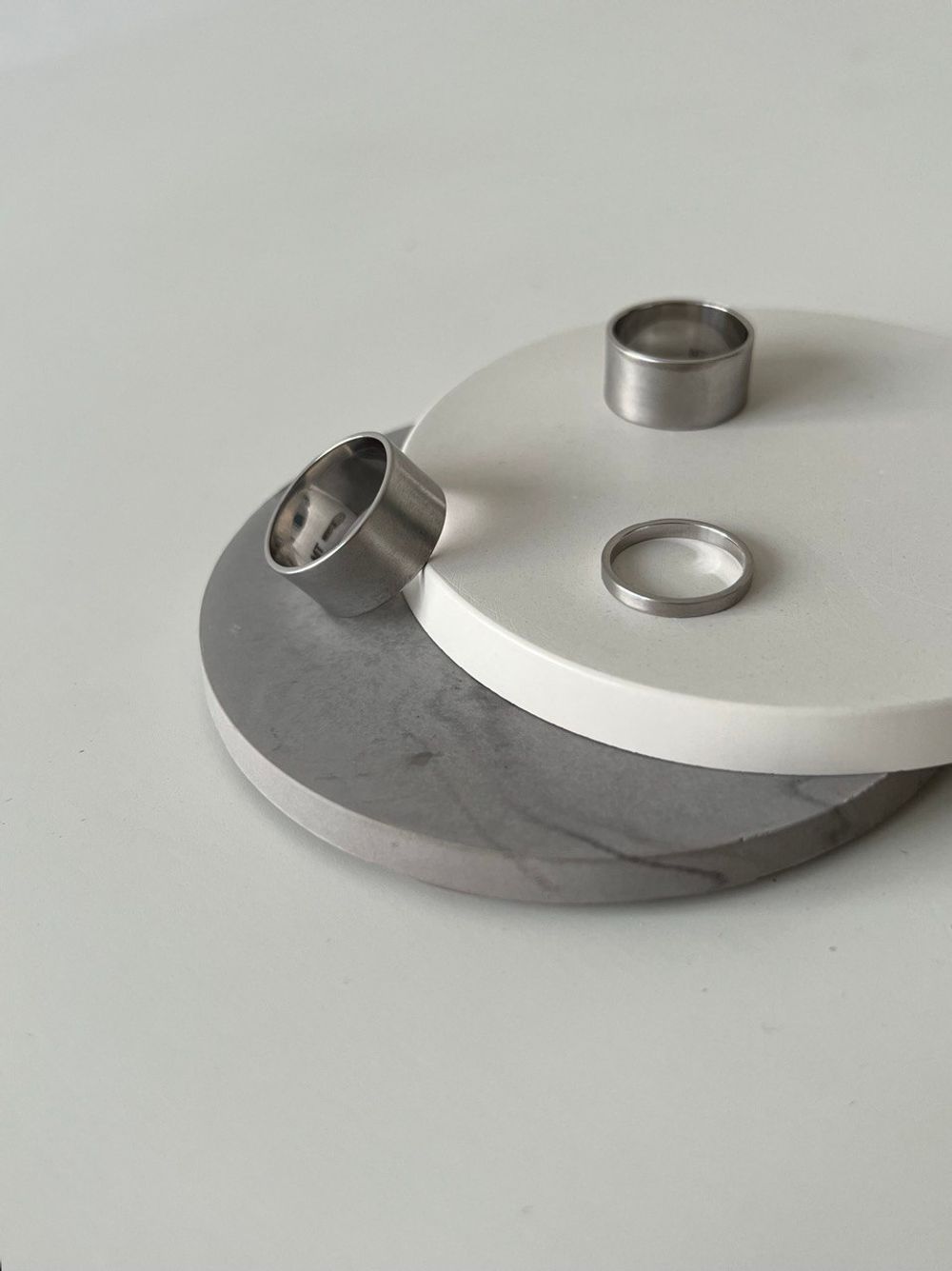 Кольцо матовое шириной 2 мм