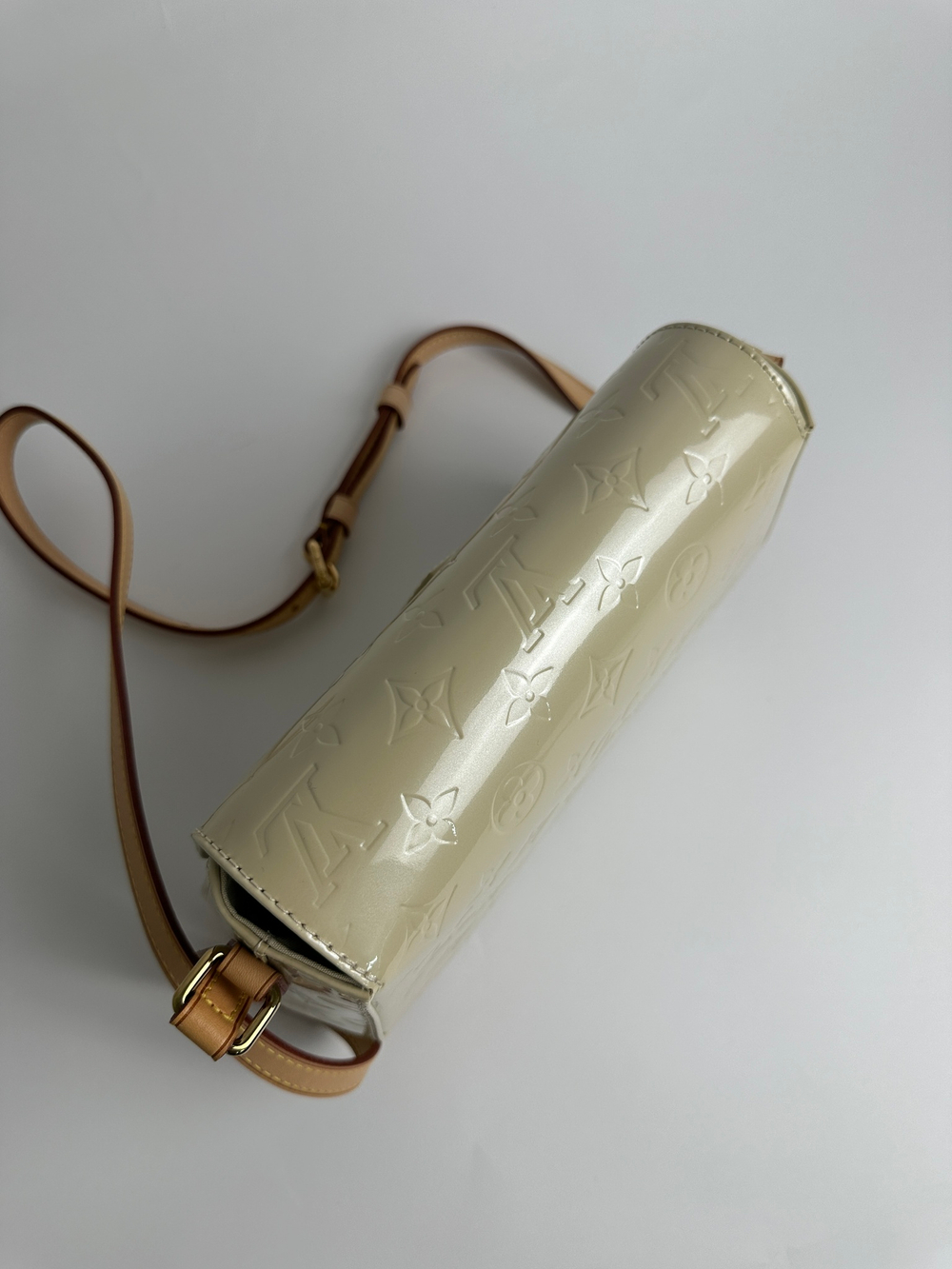 Сумка Louis Vuitton White Monogram Vernis Bellflower