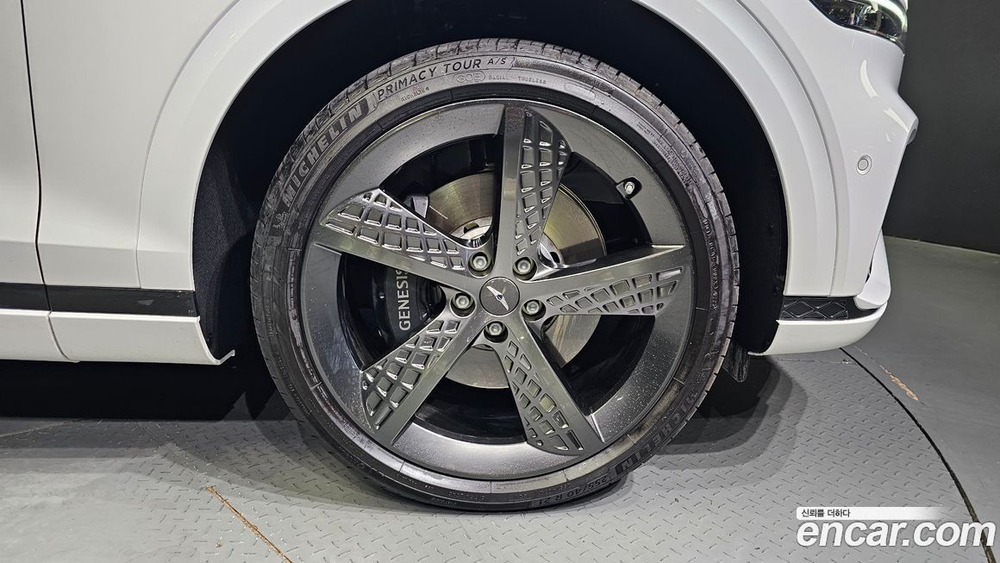 Genesis GV70 2.5T Бензин 2WD (06.2023)