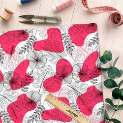 Ткань лён листья и розовые пятна на белом фоне