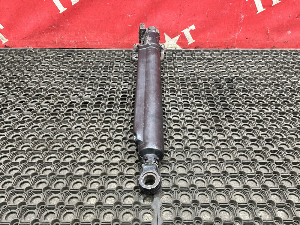 Цилиндр подъема кабины 2016г.