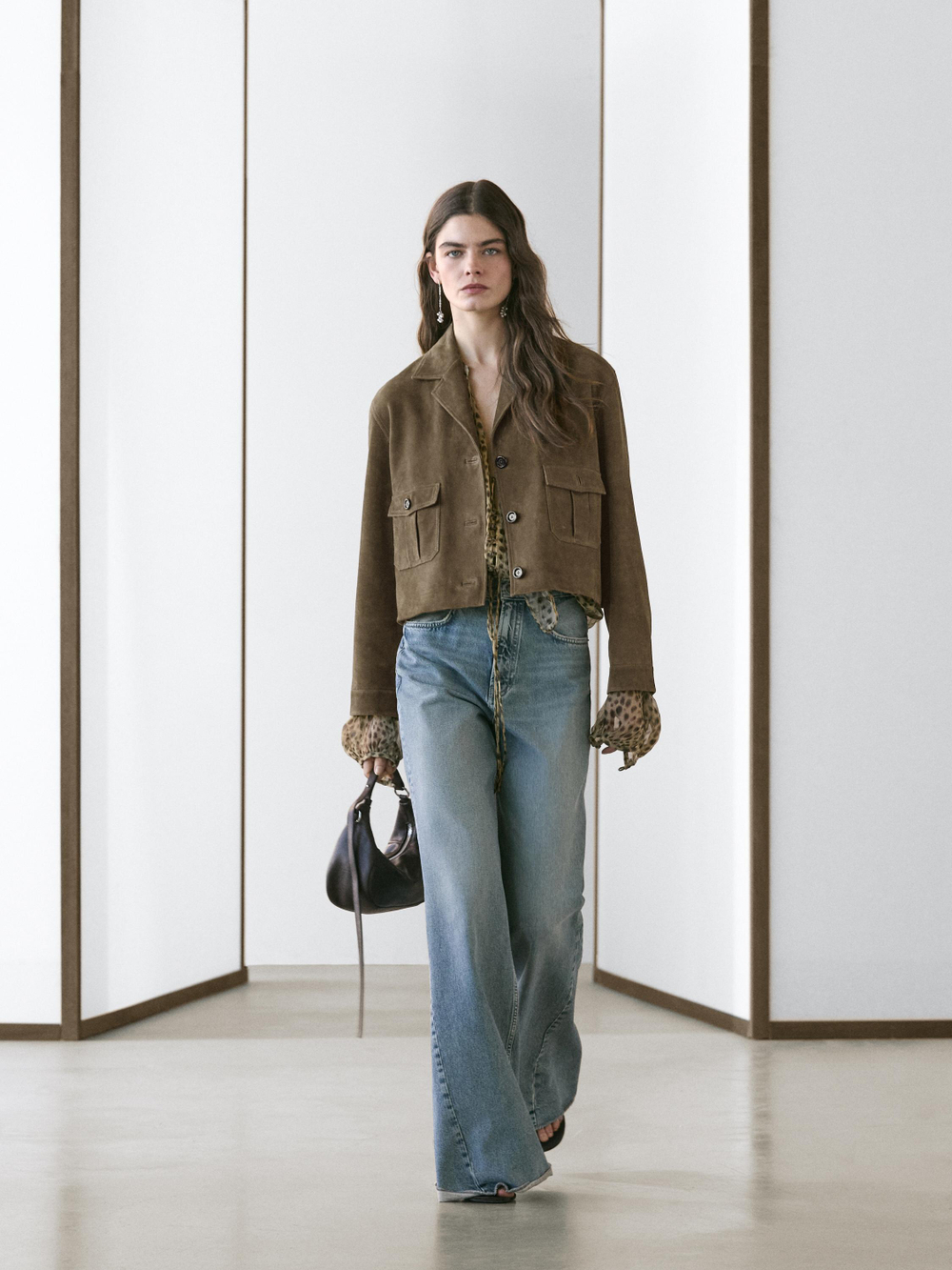 Massimo Dutti Короткая замшевая куртка, хаки