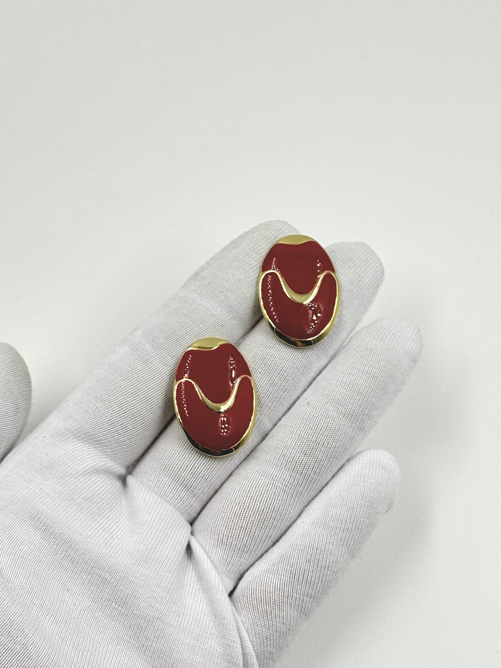 Серьги овальные с красной эмалью