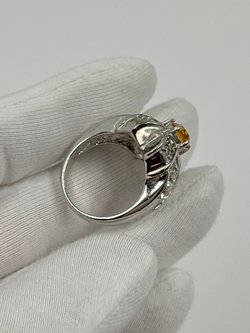 Кольцо с жёлтым кристаллом