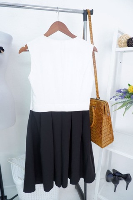 Платье MAGDA чёрно-белое 46 размер, новое