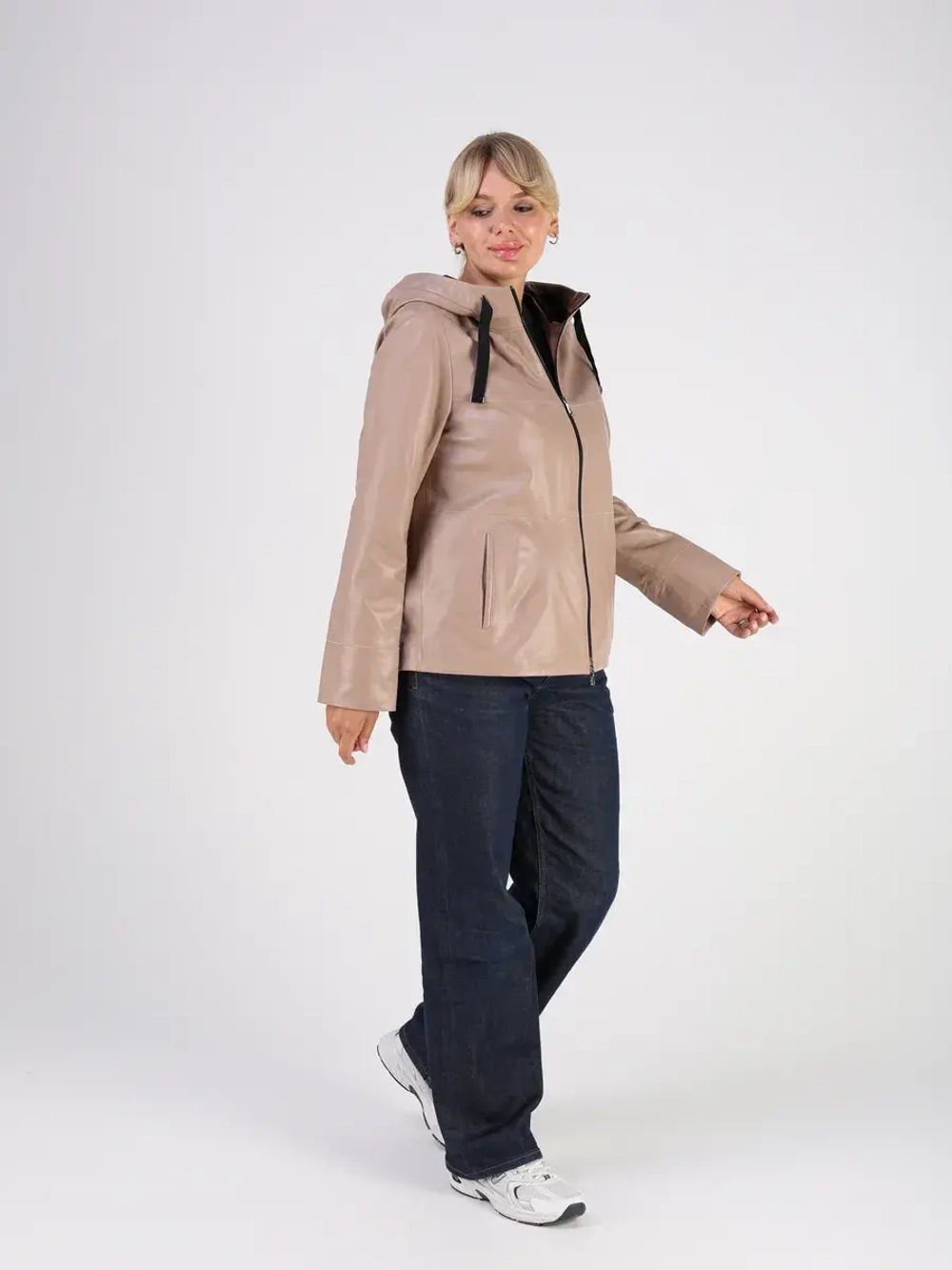 Кожаная куртка демисезонная с капюшоном