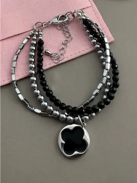 Браслет с подвеской