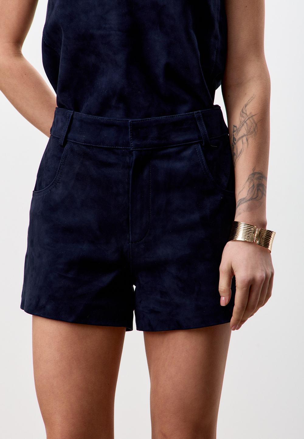 Шорты из натуральной замши