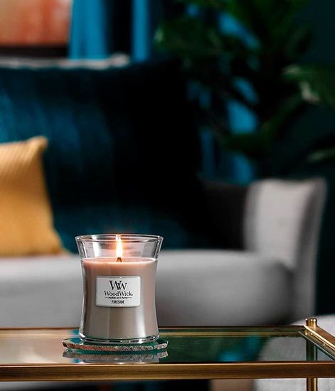 У камина, ароматическая свеча, WoodWick