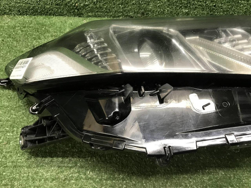 Фара правая Toyota Camry xv70 (2017-н.в.) LED