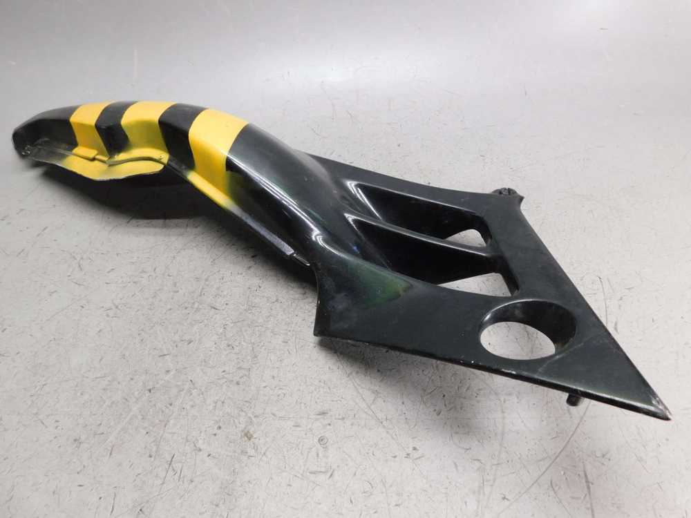 Пластик боковой левый Honda CBR600 F3 PC31 83710-MV9 031840