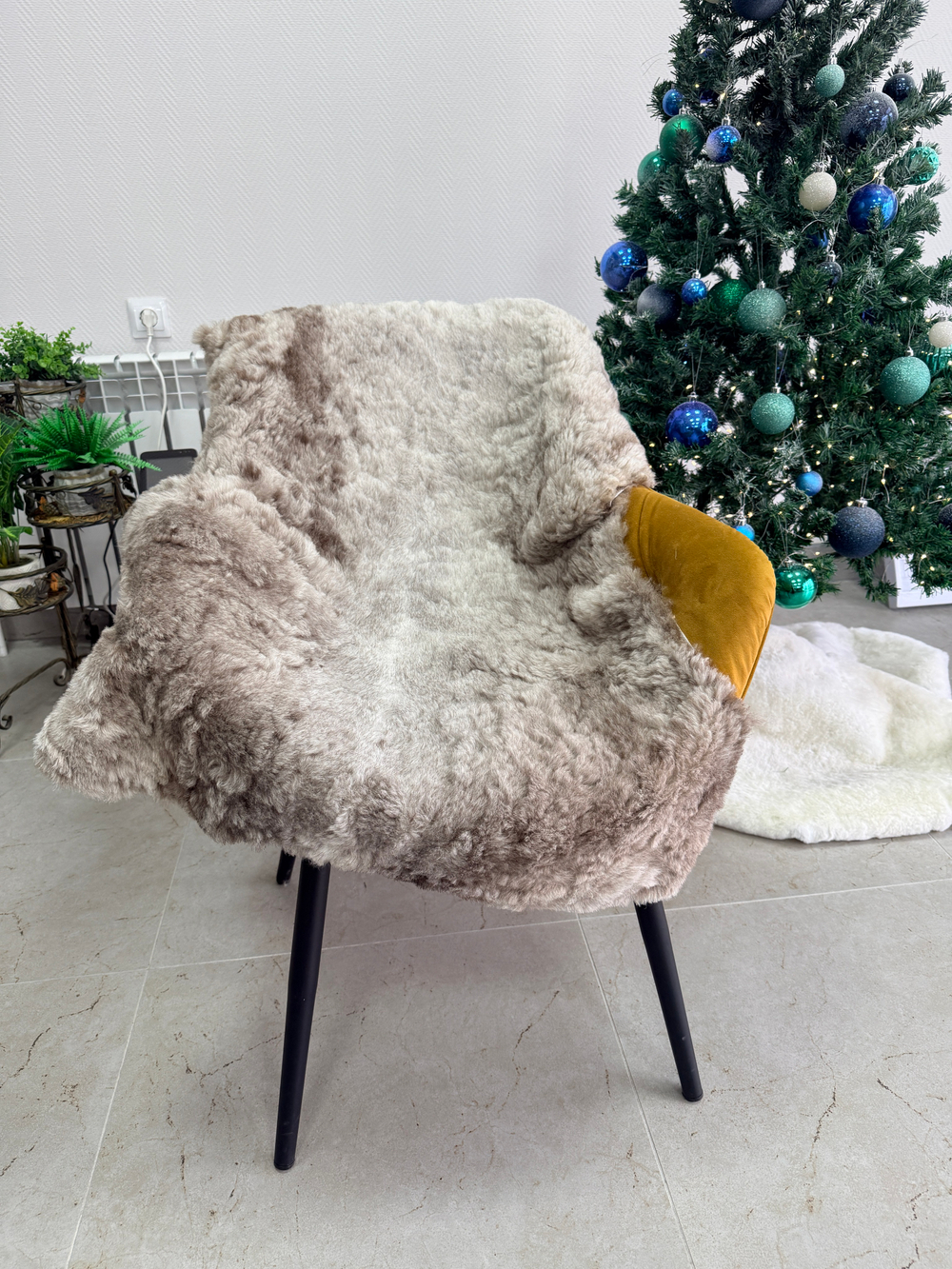 Шкура коврик меховой прикроватный овчина, 100х65 см.