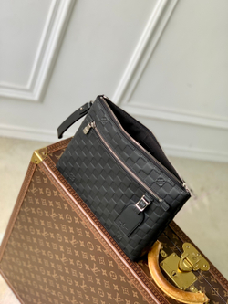 Louis Vuitton Takeoff Pouch