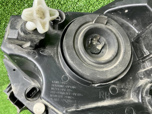 Фара правая Lada Granta (2018-н.в.) галоген