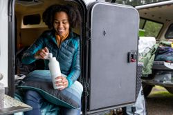 Термобутылка Klean Kanteen Rise Vac Classic Arch Loop 20oz (592 мл) Barely Blue