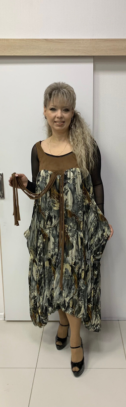 Длинное нарядное платье-двойка с оригинальным принтом