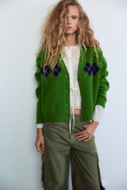 ZARA КАРДИГАН С УЗОРОМ «РОМБЫ», ЗЕЛЕНЫЙ