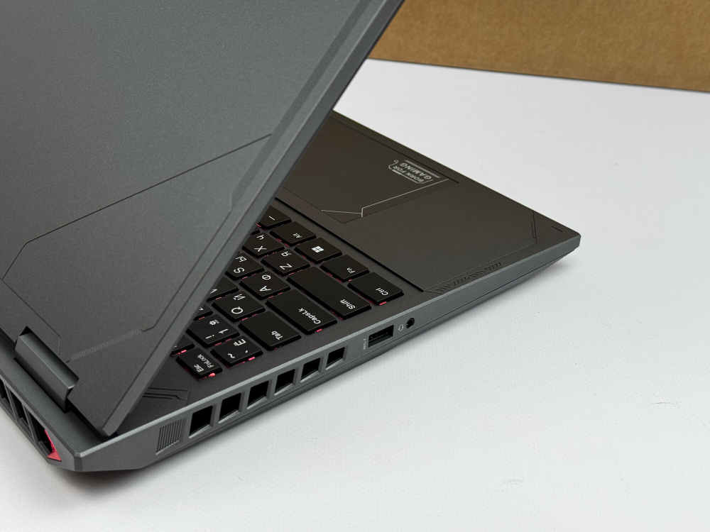 Игровой ноутбук Thunderobot i7-14650HX / RTX 4070 8GB / 16GB / 1TB / 2.5K / 165Hz / Win11 / Русско-Английская клавиатура